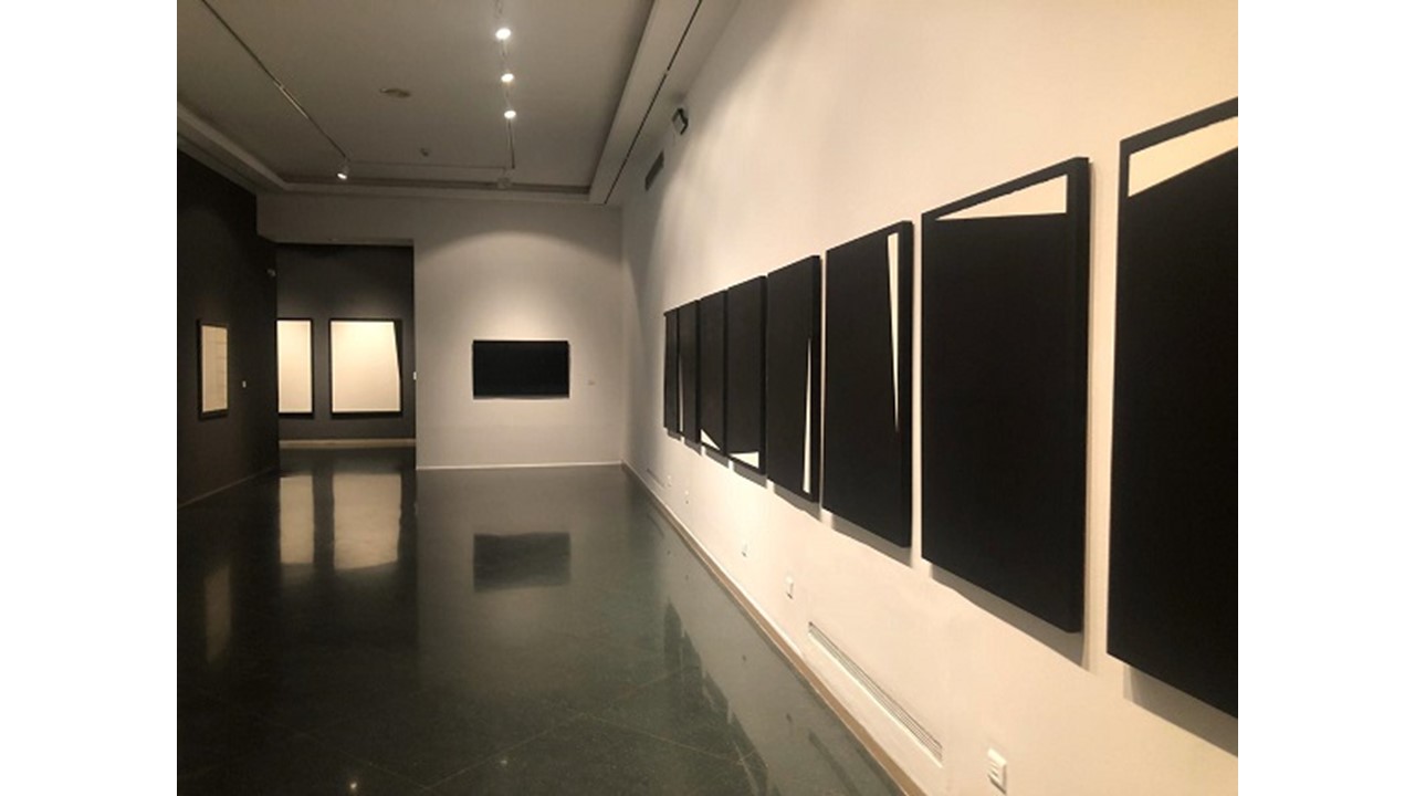 Vista de  "Elena Asins. La ciencia como herramienta del arte" en la Sala Vimcorsa en Córdoba (2019).