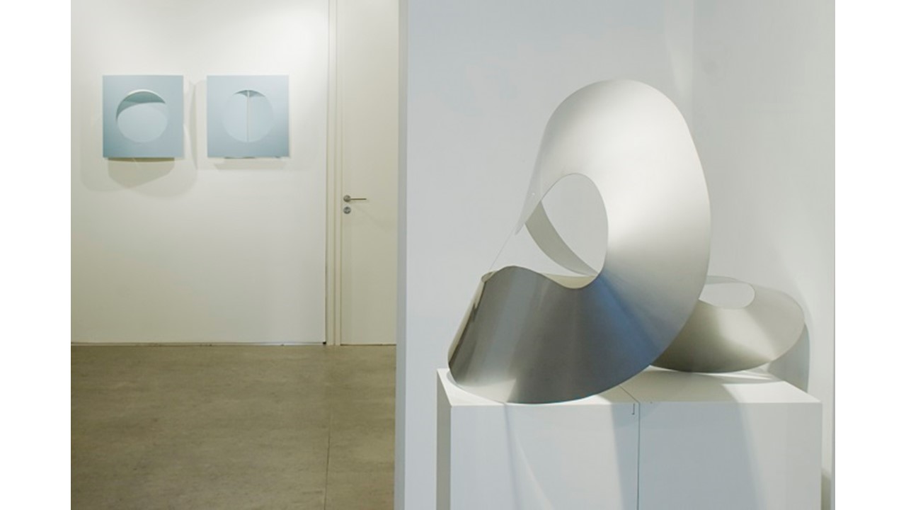 Installation view of Juan Cuenca's exhibition "Tension/Shape" at Freijo Gallery.