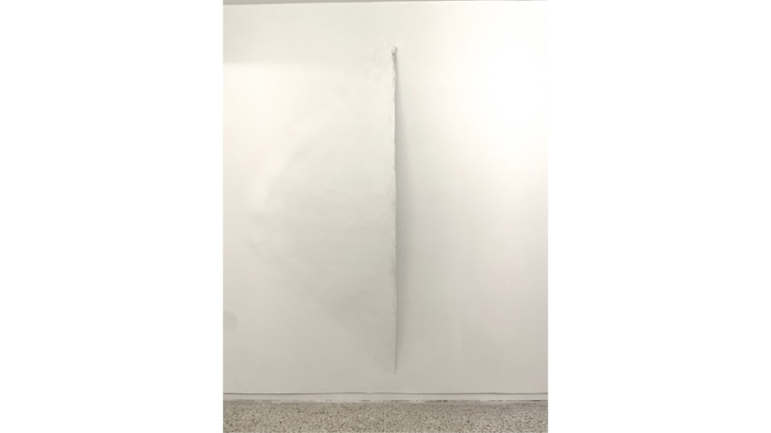 "Split", 2019. Instalación en Galería Freijo. 235x100x25 cm.