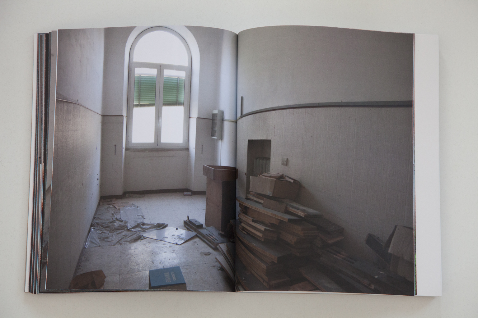 De la serie Abecedario abatido
Libro de artista y fotografías