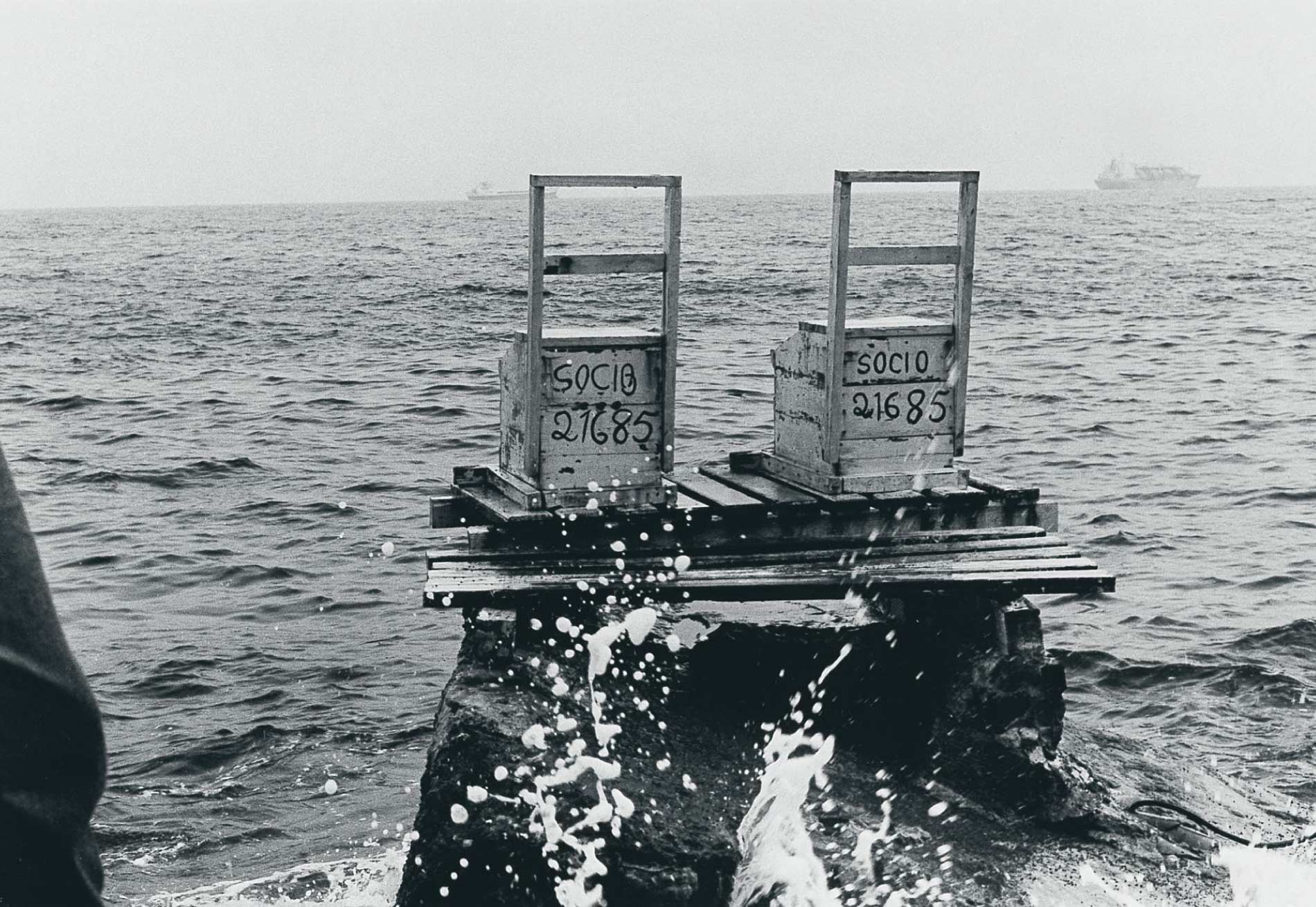 Socios, 1982. De Nexo. Serie Exilios. 34,5 x 53 cm.