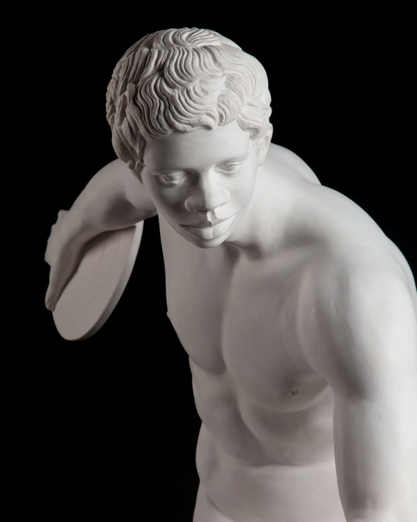 Discóbolo -detalle (negro), 2016. Escayola. 116,5 x 78 x 55 cm