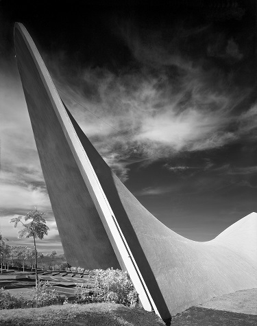 Arquitecto Félix Candela, Capilla de Palmira, Cuernavaca, 1959. 64 x 51 cm. Gelatina de plata sobre papel baritado. Impresión analógica 2009.
