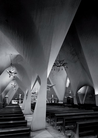 Church of the Virgin of the Miraculous Medal, 1953. 64 x 51 cm. Silver gelatin on baryta paper. Analog printing 2009.