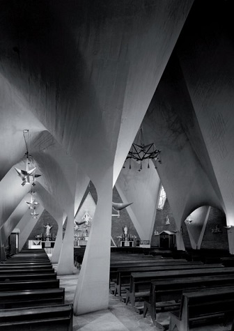 Iglesia de la Virgen de la Medalla Milagrosa, 1953. 64 x 51 cm. Gelatina de plata sobre papel baritado. Impresión analógica 2009.