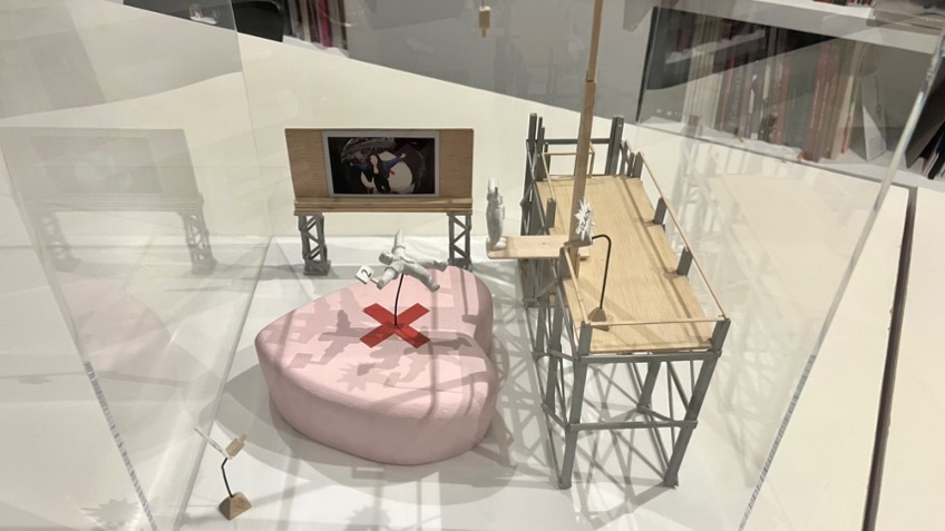 Carlos Blanco. Scale model for "Falling in Love".