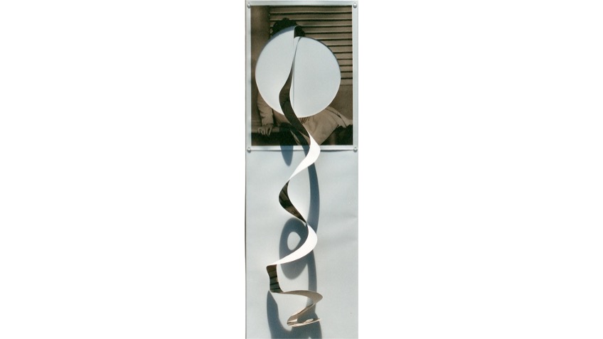 "Círculos sobre tu imagen", 1997. 74 x 37 x 7 cm.