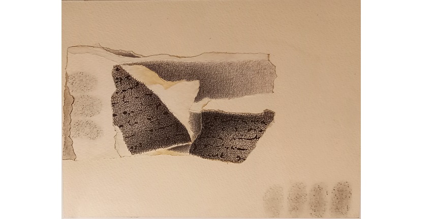 "Fragmentos autocensurados", 1975. Collage. Residuos de papeles utilizados para otras piezas e intervenidos con escritos autocensurados y huellas de la propia autora. 22,7 x 31,5 cm.