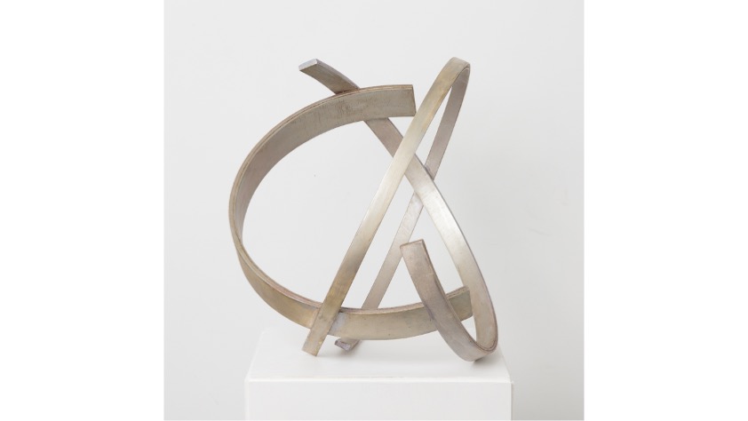 Juan Cuenca. "Objeto cósmico 2", 2024, ø 40 cm