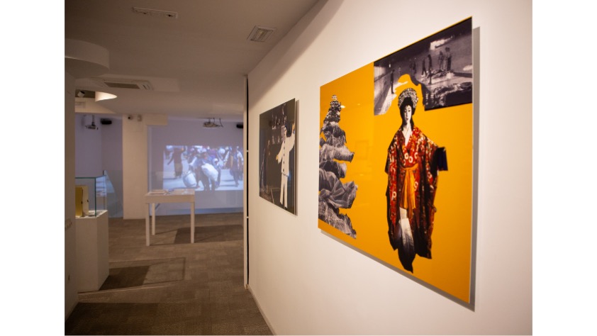 Installation view. Photo © Ale Lenoix.