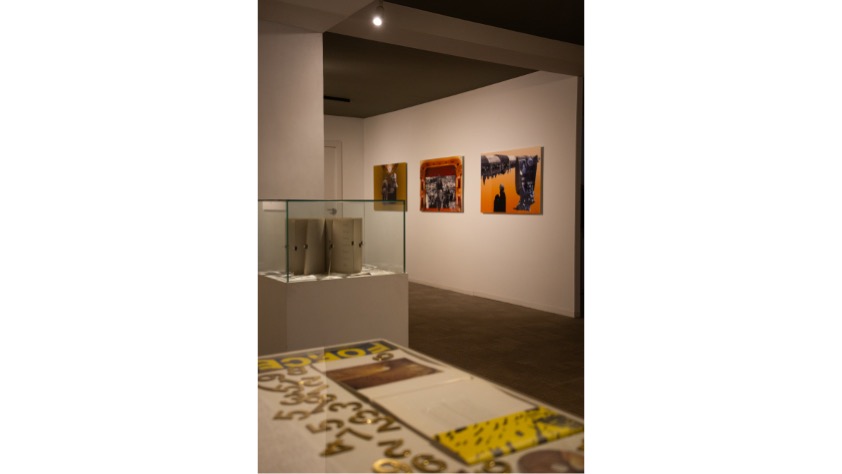 Installation view. Photo © Ale Lenoix.