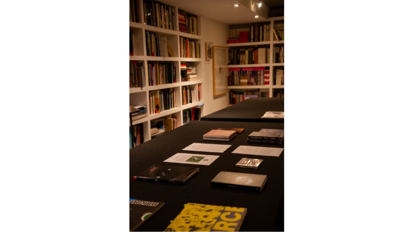 Installation view. Photo © Ale Lenoix.