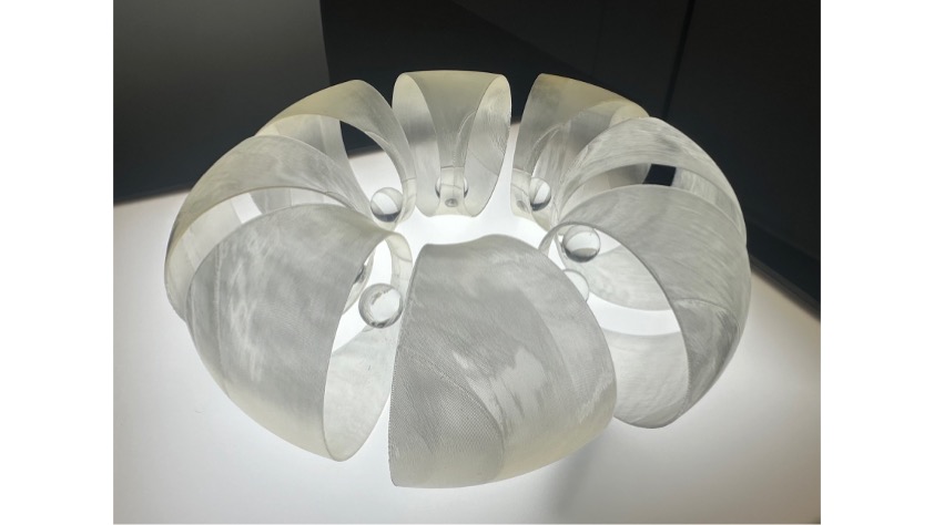 Continuum fragmentado - Toroide, 2026, 97 x 70 x 70 cm