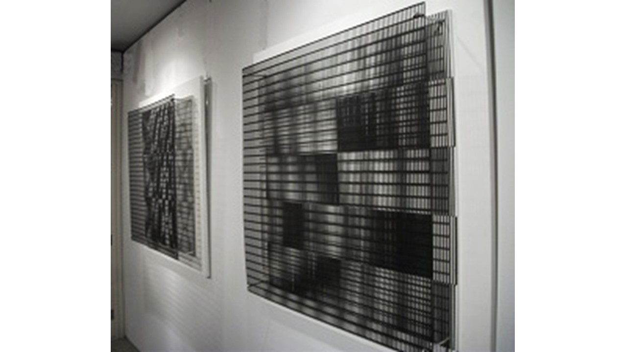 Grilles, 2008. Técnica mixta sobre madera, tornillos y lámina de metal. 120 x 120 cm c/u.