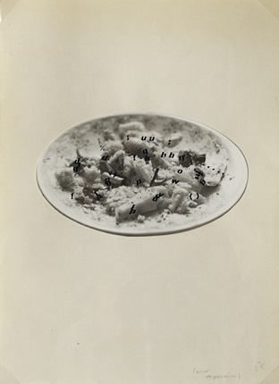 "Plato de letras", maqueta original de TEXTO POÉTICO, 1989. Collage sobre cuartilla de papel. 21,5 x 16,7 cm.