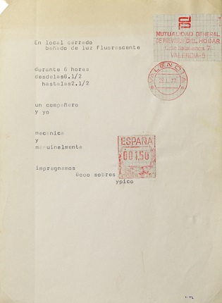 "En local cerrado…", maqueta original de TEXTO POÉTICO, 1989. Collage, sellos y máquina de escribir sobre cuartilla de papel. 21,5 x 16,7 cm.