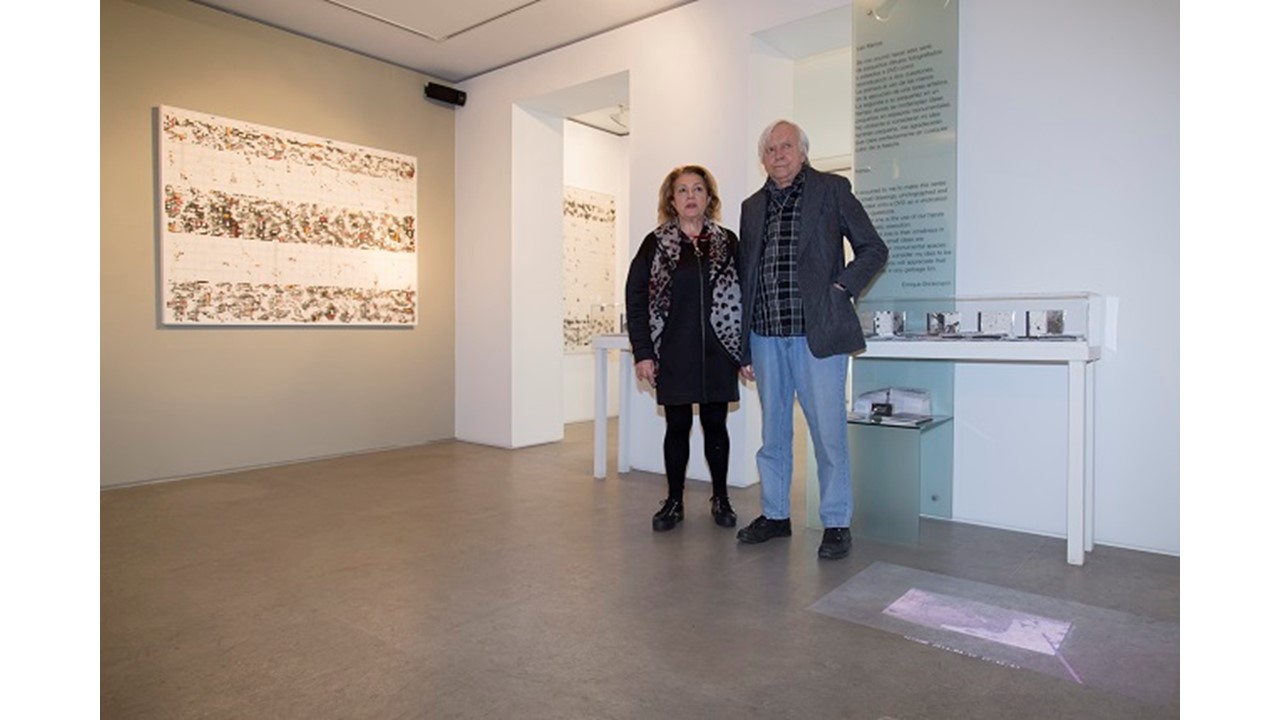 Enrique Brinkmann and Angustias Freijo in the exhibition "Artistic Neuroconexions", Freijo Gallery, 2017.