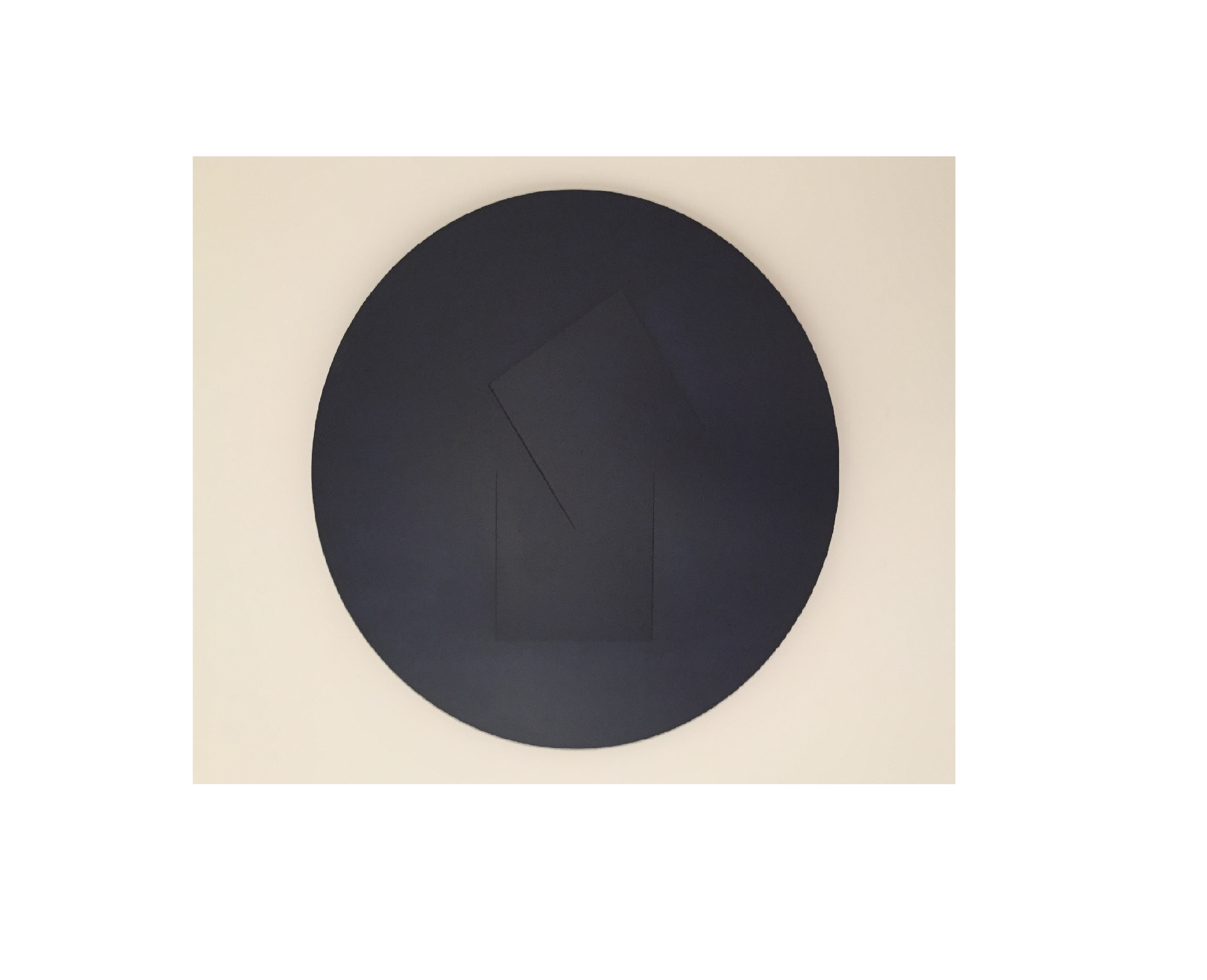 Untitled, 2018. Oven-painted laminated wood. 60 (diameter) x 3 cm.
