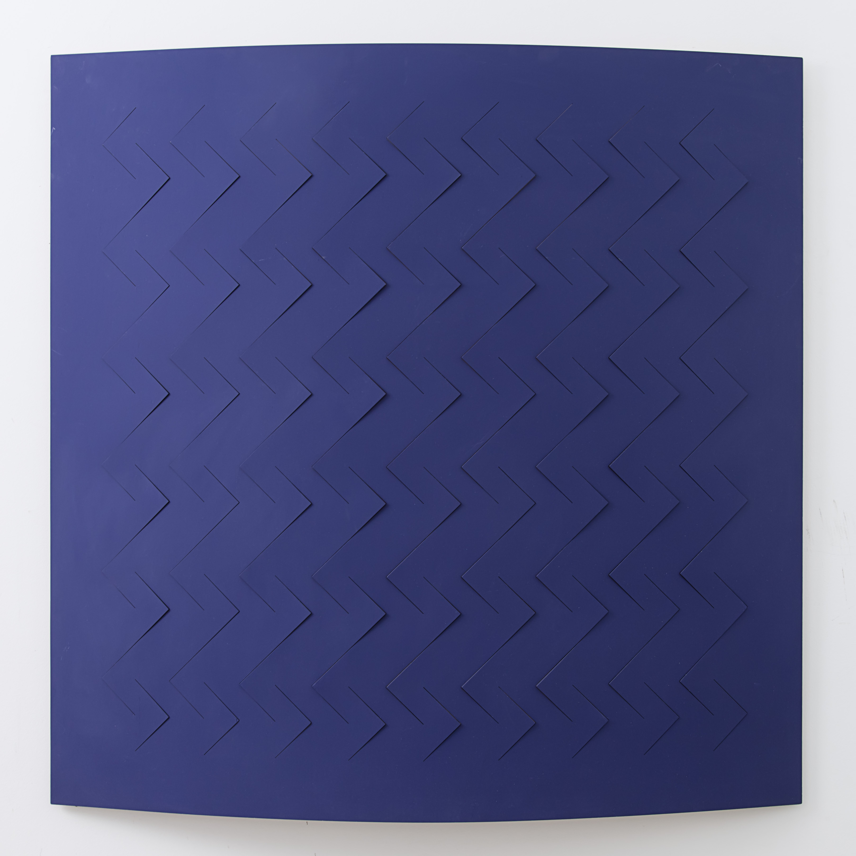 Untitled, 2018. Oil-painted laminated wood. 106 x 105 x7 cm.