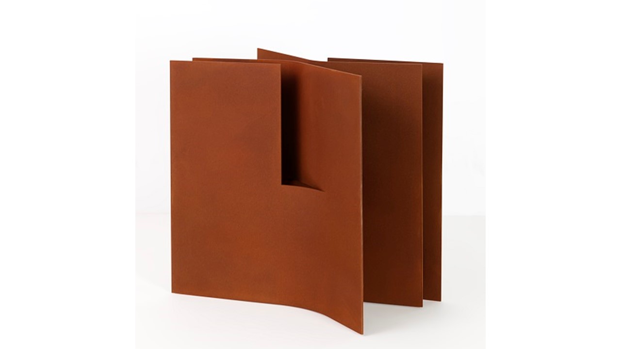 Topologías 3, 2018. Acero corten. 40 x 38 x 22,5 cm.