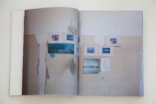 Artist book "Abecedario abatido", 2019. Author: Ángela Bonadies; editorial design: Ricardo Báez. Closed 26 x 20 cm / Open 26 x 40 cm. Edition: 12 numbered copies + 2 PA