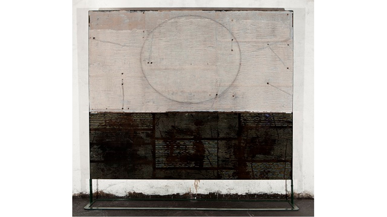 "Archivo de elipse y textos negros", 2019. Óleo y pigmento sobre contrachapado, 232 x 244 cm.