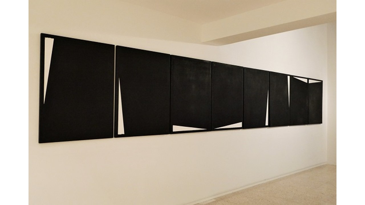 8 Menhirs. 1995 - 96.
Installation. Tempera on wood. 113,5 x 82,5 cm each.