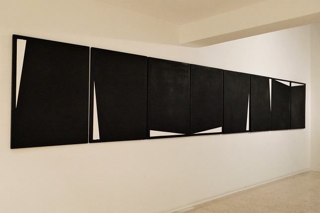 8 Menhirs. 1995 - 96.
Installation. Tempera on wood. 113,5 x 82,5 cm each.