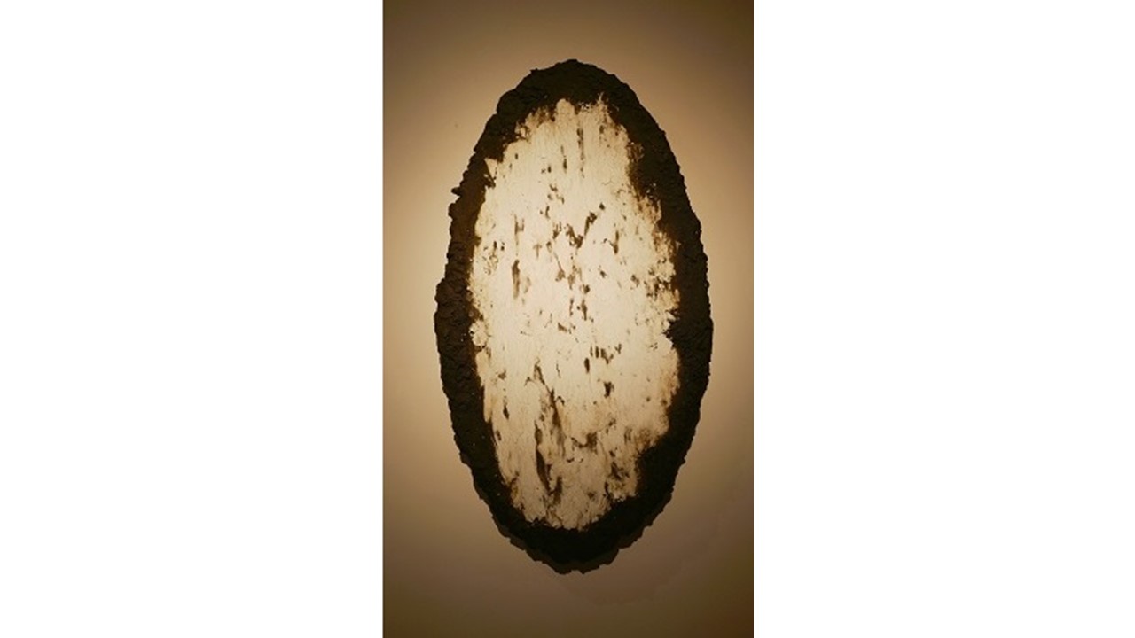 "Espejo 1", 2020. Cerámica (gres y porcelana). 56 x 32 x 5 cm. Galeria Freijo, 2020
