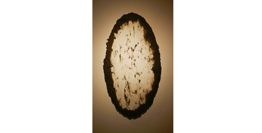 "Espejo 1", 2020. Cerámica (gres y porcelana). 56 x 32 x 5 cm