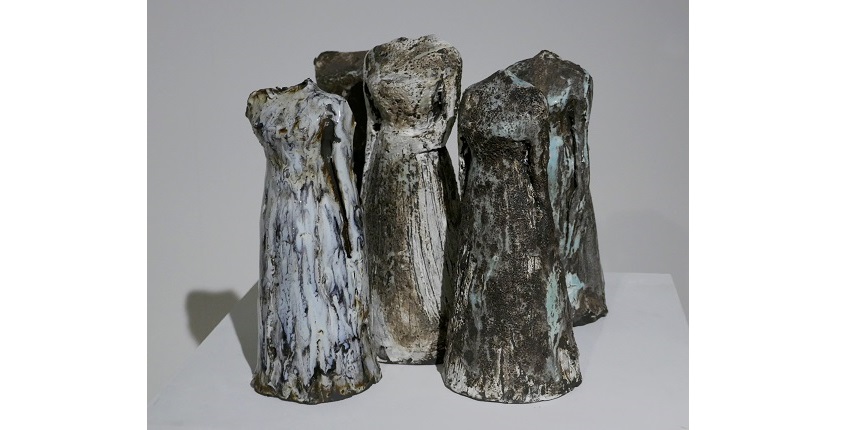 "Korai", 2020. Five sculptures. Ceramics (glazed stoneware). Various measures, of approximately 23 x 10 x 10 each.