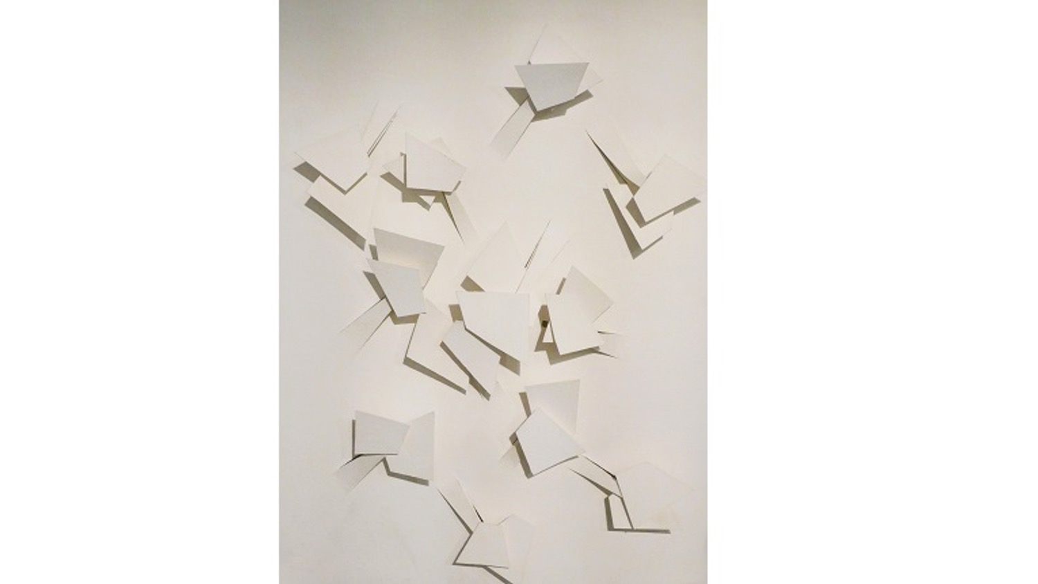 Arthur Luiz Piza. Brazilian artist, 1928-2017. "Untitled", 1998. Three-dimensional work on handmade cardboard-type paper, cut out. 75 x 57 cm.