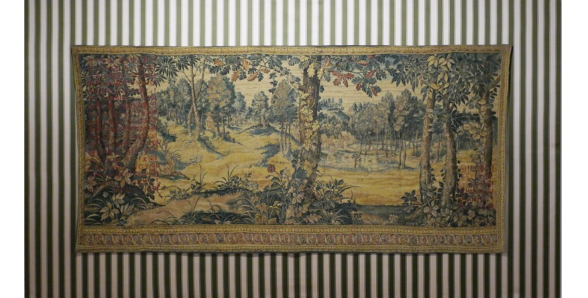 Meyer Vaisman, "Jardín Zen", 1990. Satén de seda y tinta sobre algodón. 147 x 260 x 5 cm.