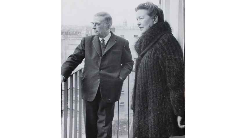Gisèle Freund. "J.P. Sartre y Simone de Beauvoir", 1964. Fotografía vintage, gelatina de plata. 21,7 x 19,7 cm