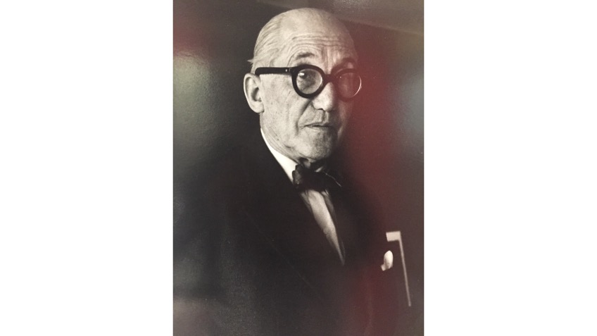 Gisèle Freund. "Le Corbusier", ca. 1960. Fotografía vintage, gelatina de plata, ca. 1980. 25,5 x 20 cm.
