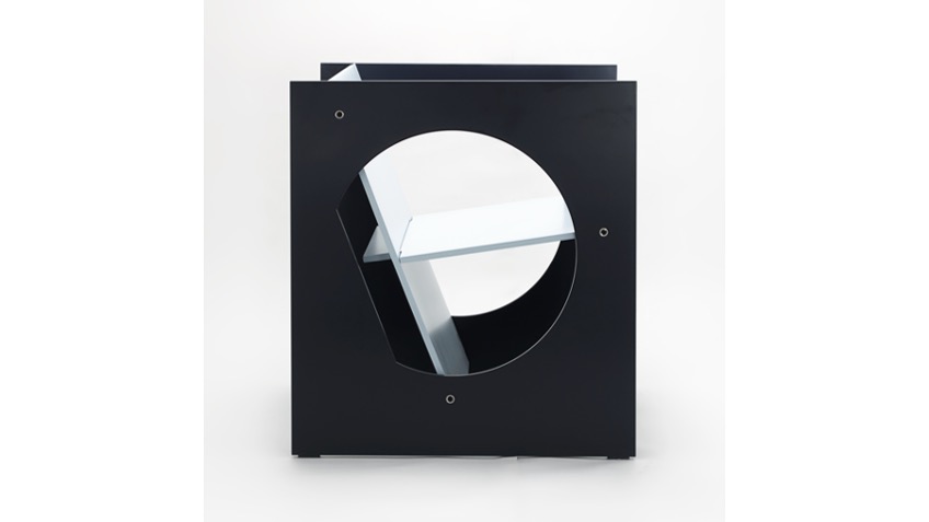 "Sillón 3P". "Eclipse" model, 2013. Lacquered MDF chipboard. 70 x 57 x 64 cm. Ed. 7/24