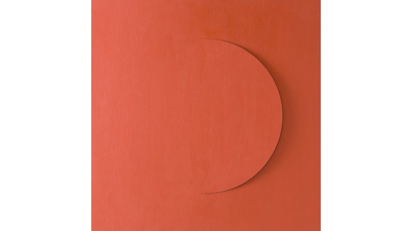 Letra D, de "Abecedario", 2021. Lámina de contrachapado de madera cortada a láser, tensada y pintada al óleo. 39,3 x 39,3 cm