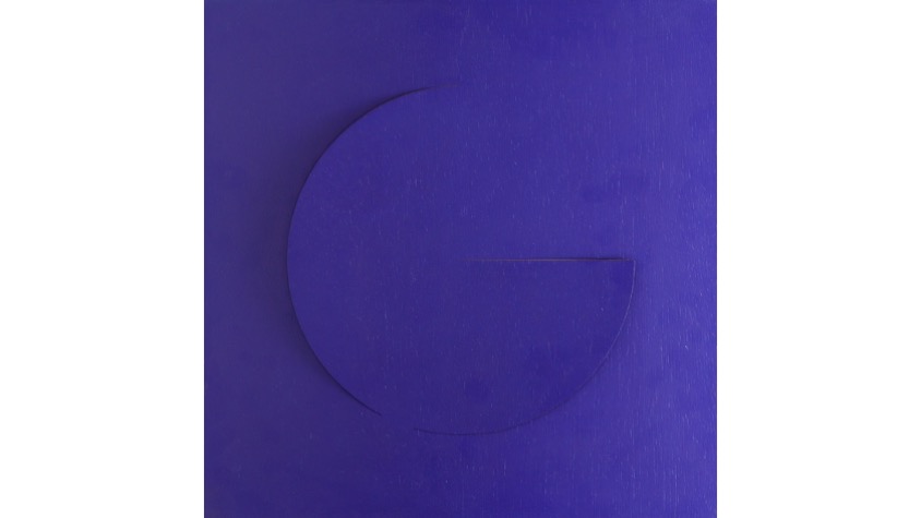 Letra G, de "Abecedario", 2021. Lámina de contrachapado de madera cortada a láser, tensada y pintada al óleo. 39,3 x 39,3 cm