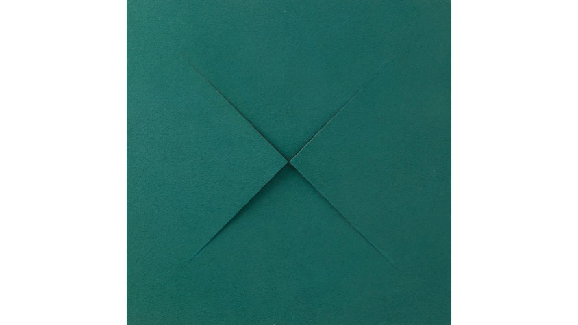 Letra X, de "Abecedario", 2021. Lámina de contrachapado de madera cortada a láser, tensada y pintada al óleo. 39,3 x 39,3 cm