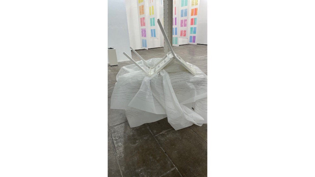 Close-up "INTERVAL UNIC DE TEMPS AUTOCENSURAT", 2013-2022. Three-dimensional performative piece. Estrany-de la Mota and Freijo Gallery.
