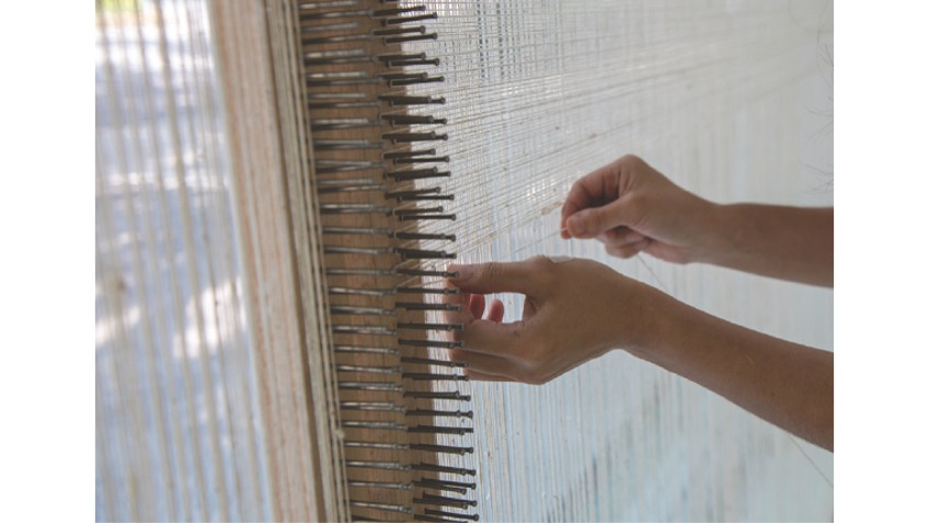 "Cuestión de tiempo (v. 2) (Matter of Time)", 2020. Action piece. Wooden frame, nails and cotton thread.