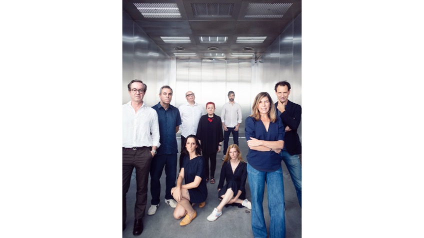 Standing up, left to right: Damián Casado, Fernando Sánchez Castillo, Ramón Mateos (Freijo Gallery), Concha Jeréz, Manuel Fernández-Braso, Eva Albarrán and Christian Bourdais and sitting down: Blanca Fernández and Cristina Fernández. © XIMENA Y SERGIO