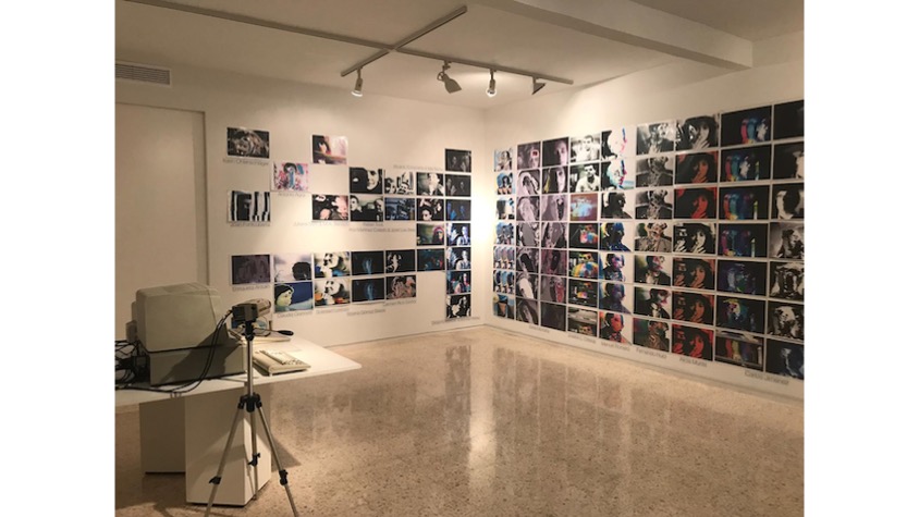 Vista de la exposición "Amor y Memoria" de Marisa González en Galería Freijo (2019). Archivo Retratos Lumena 1992-1995. Fotovídeo computer. Fotografías capturadas de la pantalla y transferidas a fotocopias a color. 161 unidades de secuencias modulares. Medidas Variables.